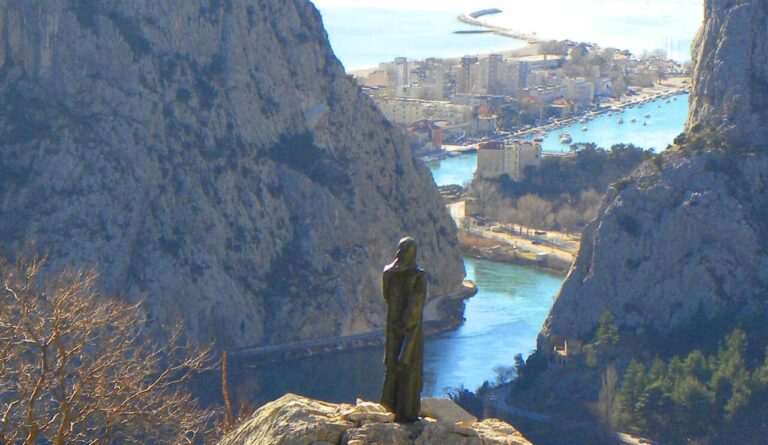 A-hike-to-the-Mila-Gojsalić-statue-Omiš-Croatia-1