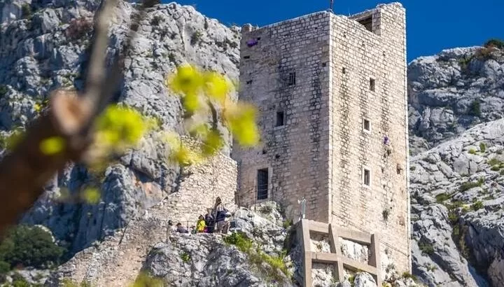mirabela-tz-omis-720x410