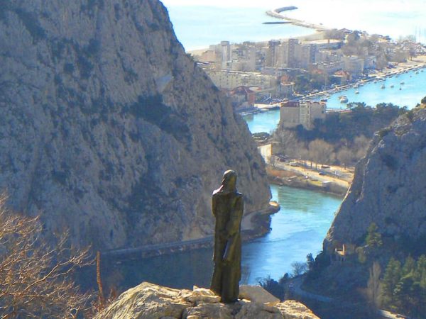 A-hike-to-the-Mila-Gojsalić-statue-Omiš-Croatia-1