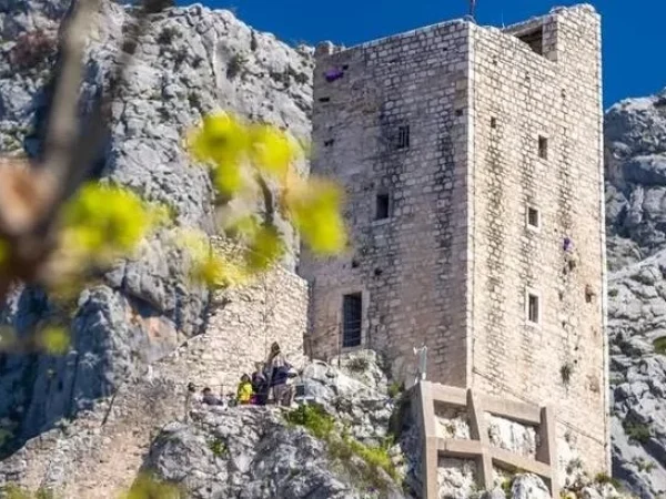 mirabela-tz-omis-720x410