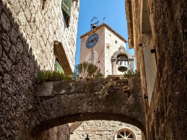 tz-omis-386-stari-grad-detalj-1 tz-omis-386-stari-grad-detalj-1